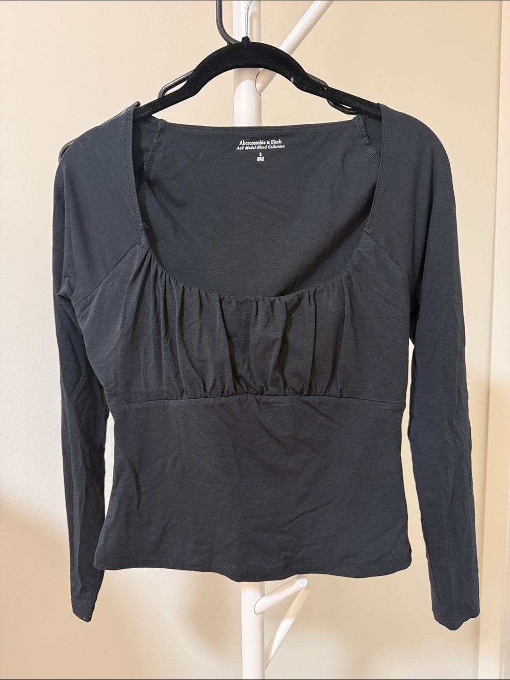 Abercrombie & Fitch Black Scoop-Neck Long Sleeve Top